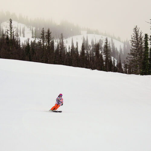 Skier descends the Chak Chak trail at Mission Ridge.