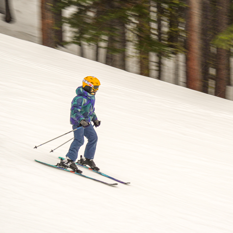 Young skier descending the Tumwater trail at Mission Ridge.